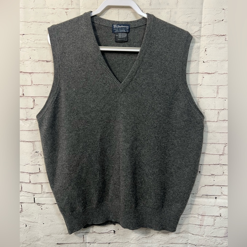 Vintage Burberry 100% Cashmere Gray Sweater Vest Men XL Scotland Burberrys Read
